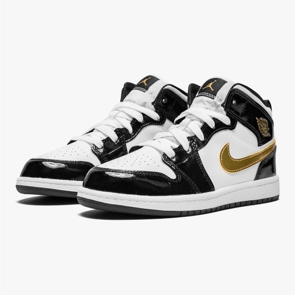 Air Jordan 1 Mid SE Black / Metallic Gold - White - Little Kid size 11 - Picture 1 of 9